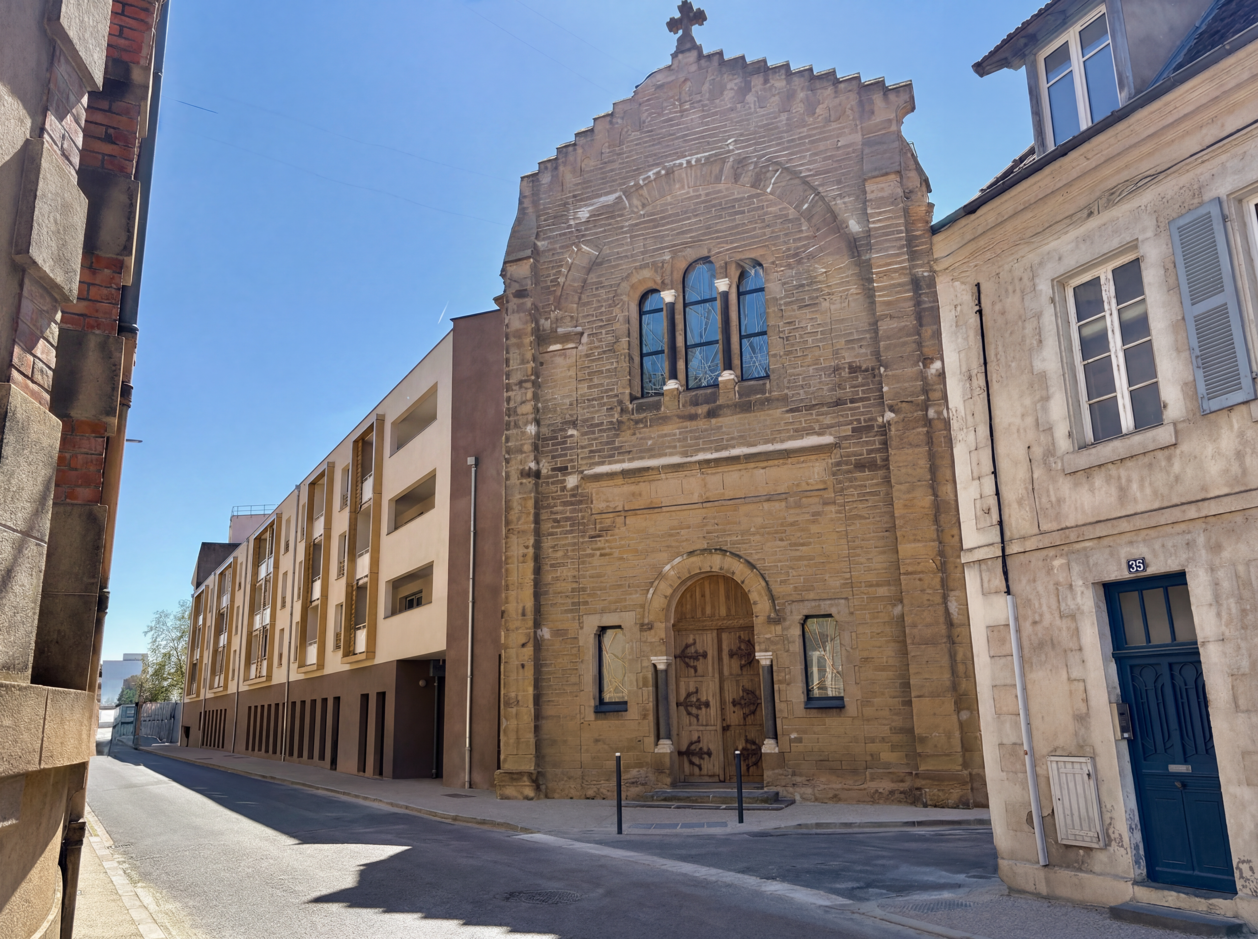 Villa Molinis, Moulins